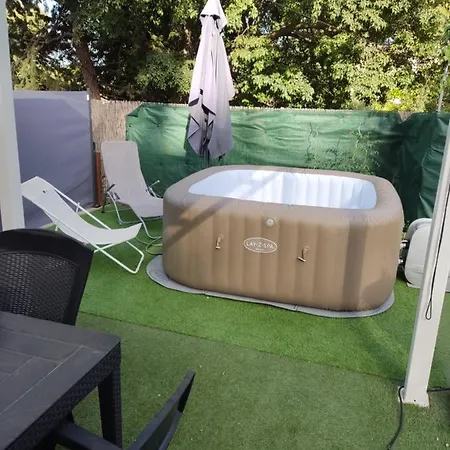 Apartment T2 45m2 Avec Exterieur, Jacuzzi Et Parking *